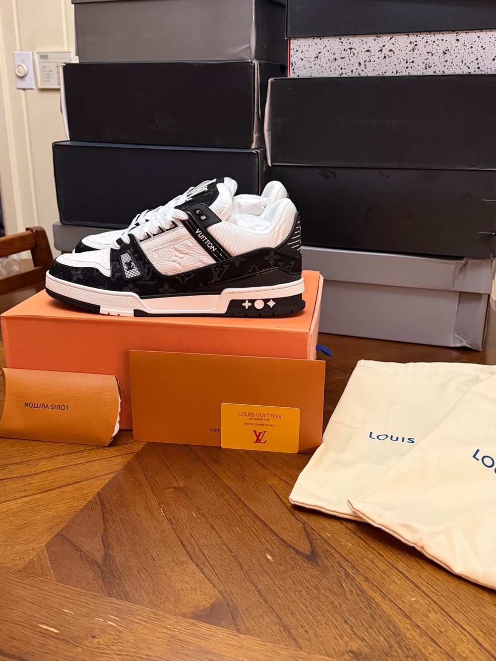 Louis Vuitton Men’s Low-Top Sneaker - White & Black